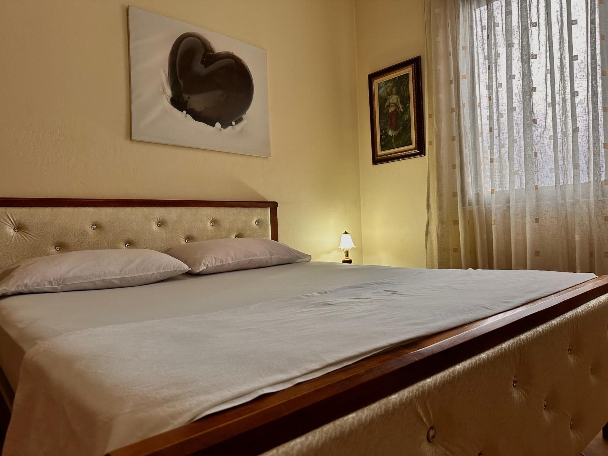 Appartamento Grande House Tirana Esterno foto